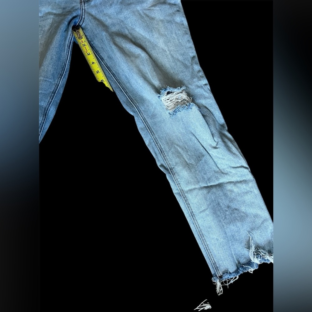 EUC Kut from the Cloth Jeans - Picture 3 of 4